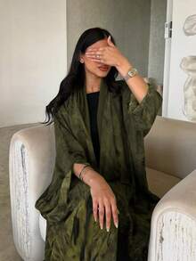 一件优雅休闲纯色长袍，采用精致人造丝雪纺扎染面料，工艺精湛，品质上乘，时尚大方，适合春季穿着。 - 黃色 - 查看 1