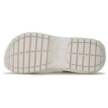 Crocs Sandalias clásicas de suela dentada unisex, cómodas, ligeras y deportivas para uso casual y viajes al aire libre, Modelo 207989-100