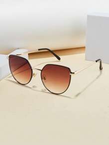 1 pièce Lunettes de mode pour hommes Nouvel été Style rétro classique Monture œil de chat large Accessoires de haute qualité Style de rue Cadeaux Convient pour l'extérieur, la randonnée, les vacances, la pêche, les représentations, les fêtes, les rassemblements