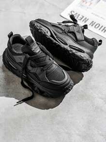 时尚、轻便、舒适的男士透气厚底厚底运动鞋，休闲增高流行运动鞋