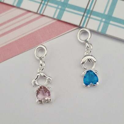 Berloque Menina ou Menino com Zirônia Banhado a Prata