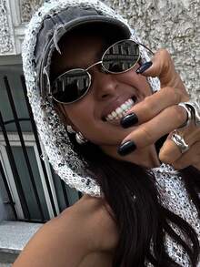 1pc Small Frame Oval Metal Fashion Glasses Advanced Retro Personalized Versatile Men And Women's Fashion Glasses Suitable For Daily Wear Street Photography Vacation Travel Summer Beach Accessories - 黑色 - 查看 9