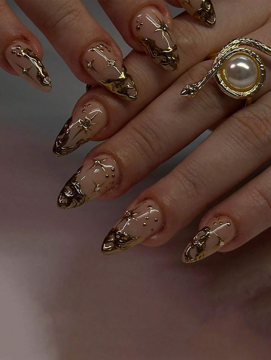 Instantly Upgrade Your Look With 24pcs Personalized Vintage Street Simple Daily Elegant 3D Gold Asymmetric Heavy Metal And Golden Asterism Rhinestone Decor French Short Almond Fake Nail Kit, Suitable For Elegant And Personalized Girls And Women To Use In Daily Life