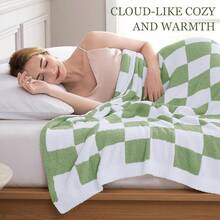 Downluxe Checkered Blanket Twin Size, 60x80 Inch Warm Lightweight Comfy Knitted Blanket, Ultra Cozy Twin For Bed/Sofa/Camping/Picnic (Sage Green) - 格紋鼠尾草綠 - 查看 3