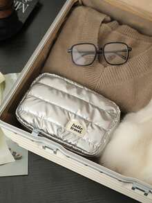 1套大容量便携式化妆品和护肤品收纳包，防水亮面洗漱包，柔软云状化妆包，高颜值手提洗漱包