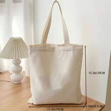 Nuestras bolsas de lona son la combinación perfecta de estilo y funcionalidad. Son un accesorio imprescindible para cualquier persona con sentido de la moda. ¡Lleva tus esenciales con estilo!