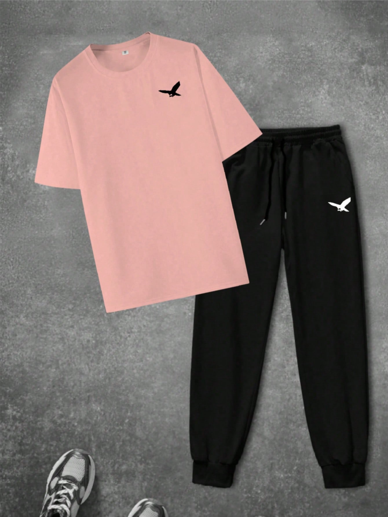 طقم بنطال وتي شيرت أكمام قصيرة