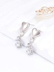 1 par de pendientes tipo mariposa hipoalergénicos con circonita cúbica en forma de corazón, diseño delicado y minimalista, ideal para uso diario, regalo de cumpleaños