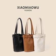 Fashionable Large Capacity Portable Bucket Bag For Women, High-End Underarm Bag, Niche Commuter Summer New Shoulder Bag - 黑色 - 查看 5