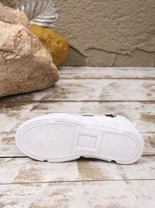Zapatillas planas con cordones, nueva llegada 2025 para adolescentes de vuelta al colegio. Diseño de estrella de moda, casual de suela gruesa cómoda para uso diario y viajes, para mujeres de talla grande.