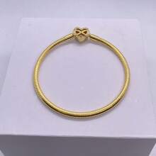 1 pièce Bracelet classique de mode pour femmes avec perles et motif d'os de serpent. Convient parfaitement pour un assortiment au quotidien et fait un cadeau de vacances idéal