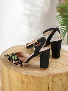 Różnokolorowe damskie modne koreańskie buty w stylu słodkich kwiatów z drobnymi kwiatami na wysokim obcasie, gruby obcas ze szpiczastym noskiem i wydrążonym paskiem na kostce - Wielokolorowe - Zobacz 6