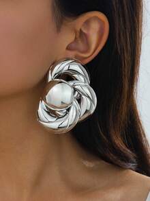 1 对夸张高端金属质感大表面金色几何图案吊坠耳环，适合女性日常佩戴 - 銀色 - 查看 1