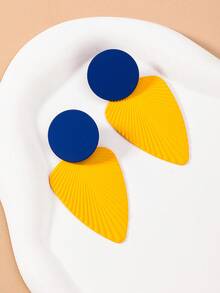 1 Pair Of Round Leaf Pendant Earrings - Yellow - View 3