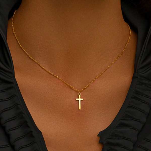 1pc Classic Cross Pendant Necklace, Simple Fashionable Versatile Style, Retro & Stylish, Suitable For Daily Commute For Women