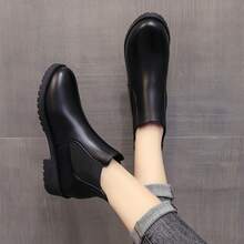 2025秋冬新款女切尔西靴时尚百搭平底一脚蹬户外靴黑色西式切尔西靴平底女鞋