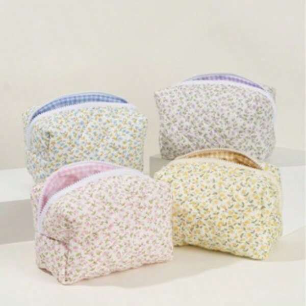 Quilted Ditsy Floral Makeup Bag With Large Capacity, Cotton Storage Toiletry Bag, Pen Case With Floral Embroidery, Delicate And Aesthetic Floral Style, Portable Travel Makeup Bag, Travel Essentials-1pc.