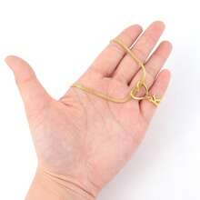 1件新款经典镂空心形吊坠项链，不锈钢鱼骨链，女士款 - 金黃色 - 查看 3