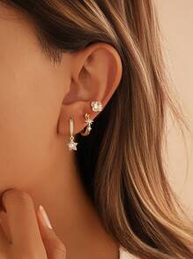 Set de 3 pares de aretes: Pendientes diminutos con estética Y2K, abrazaderas con estallido celestial, pendientes de flor, dije de estrella con pavé de CZ, aleación chapada en oro de 14k, hipoalergénico, kit para apilar en las orejas para amantes de la joyería de moda, accesorio casual con brillo