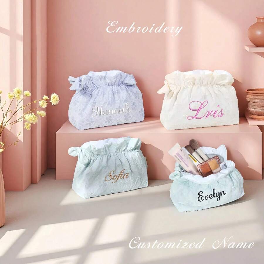 个性化伴娘化妆包，女生化妆包，大容量化妆品收纳包，伴娘新娘礼物，刺绣化妆包，新娘化妆包，新郎礼物，女士礼物，个性化礼物，婚礼派对