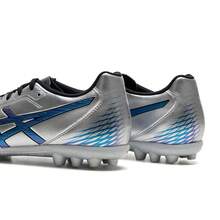 Asics Tacos de fútbol DS LIGHT CLUB AG, zapatos para césped artificial con estabilidad, absorción de impactos, adecuados para hombres y mujeres, entrenamiento y partido, 1103A119 - Plata/Azul - Ver 5