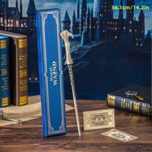 Warner Bros 1 Pieza Juego de Varita de Harry Potter - Varita de Hermione, Varita fabricada con resina finamente detallada con un núcleo de acero en su interior, perfecta para disfraces de Halloween, actuaciones en el escenario, cosplay y juegos de roles. Presentada en una caja de regalo de lujo con estampado de lámina azul, incluye un boleto de "Correo Lechuza" con estampado de lámina de ida y vuelta. Un artículo de coleccionista ideal y un regalo pensativo.