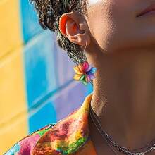 1 paire Boucles d'oreilles pendantes élégantes en acrylique motif tournesol pour femme, délicates boucles d'oreilles pendantes florales, légères et à la mode, double face, couleurs vives, style bohème, cadeau raffiné pour femme, festivals, été