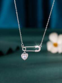 1 pièce Collier avec broche en forme de cœur style mode doux pour femmes, convient pour la décoration de fête, peut être porté comme cadeau de bijoux élégant pour épouse, petite amie, famille pour l'anniversaire et les festivals