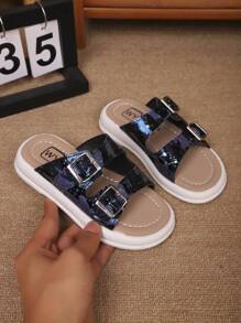 1 Pair Children's Fashionable Soft Thick-Soled Glossy Flat Slide Sandals, Suitable For Home, Beach, Vacation And Outdoor Play In Summer