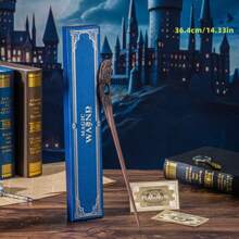 Warner Bros 1 Pieza Juego de Varita de Harry Potter - Varita de Hermione, Varita fabricada con resina finamente detallada con un núcleo de acero en su interior, perfecta para disfraces de Halloween, actuaciones en el escenario, cosplay y juegos de roles. Presentada en una caja de regalo de lujo con estampado de lámina azul, incluye un boleto de "Correo Lechuza" con estampado de lámina de ida y vuelta. Un artículo de coleccionista ideal y un regalo pensativo.