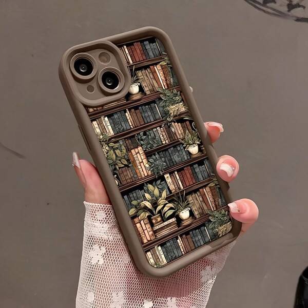 Questa custodia per telefono è specificamente progettata per 16 Pro Max, 15 Plus, 14, 13, 12, 11, XR e XS, presenta un motivo a libreria retrò. Offre una protezione completa del corpo ed è realizzata in morbido silicone antishock, rendendola un ottimo regalo per donne, uomini, ragazze e ragazzi.