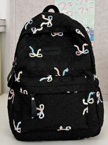 Esta mochila está muy orientada al diseño y está decorada con lazos. Según los diferentes usos de las mochilas, se dividen en mochilas para computadoras portátiles, mochilas deportivas, mochilas de moda, mochilas escolares, bolsas con correas, mochilas militares, bolsas de montañismo, etc.