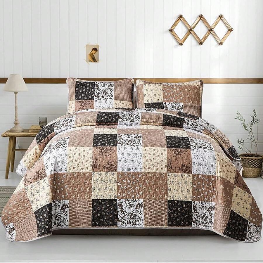 Khaki King Size Quilt Bedding Set, Brown Plaid 3 Pieces Patchwork Floral Reversible Bedspread Coverlet Set All Season, Soft Microfiber, 90X104, All - Season Bedding - Khaki - View 1