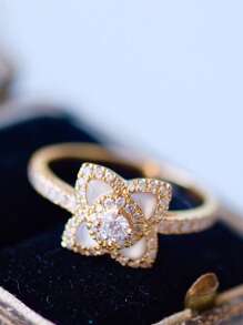 1 pièce Bague femme élégante en argent sterling S925 avec trèfle à quatre feuilles et zircone, design , convient pour le port quotidien, les vacances et les cadeaux de fête. Bijou