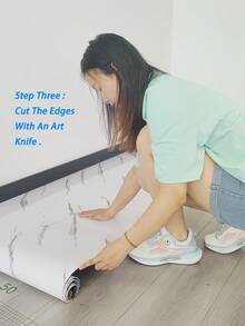 1卷大理石纹自粘地板贴纸，可移除，也可作壁纸/瓷砖贴纸使用。加厚PVC材质，时尚实用，防滑、防水、耐磨。复古西式家居装饰贴纸，适用于厨房、浴室、客厅、卧室、办公室、房间、墙面等。礼品包装。房间装饰卷 - 40*300厘米/15.8*118英寸