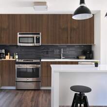 1 Roll Of Retro Wood Grain Self-Adhesive Wallpaper, Brown Thickened Vinyl, Peel-Off, Film Contact Paper, Kitchen Countertop Cabinet, Bedroom Dormitory Background Wall, Home Decoration Wall Sticker, Furniture Renovation, DIY, Easy To Install, Removable Wallpaper15.7inX196.8/118.1/39.3in