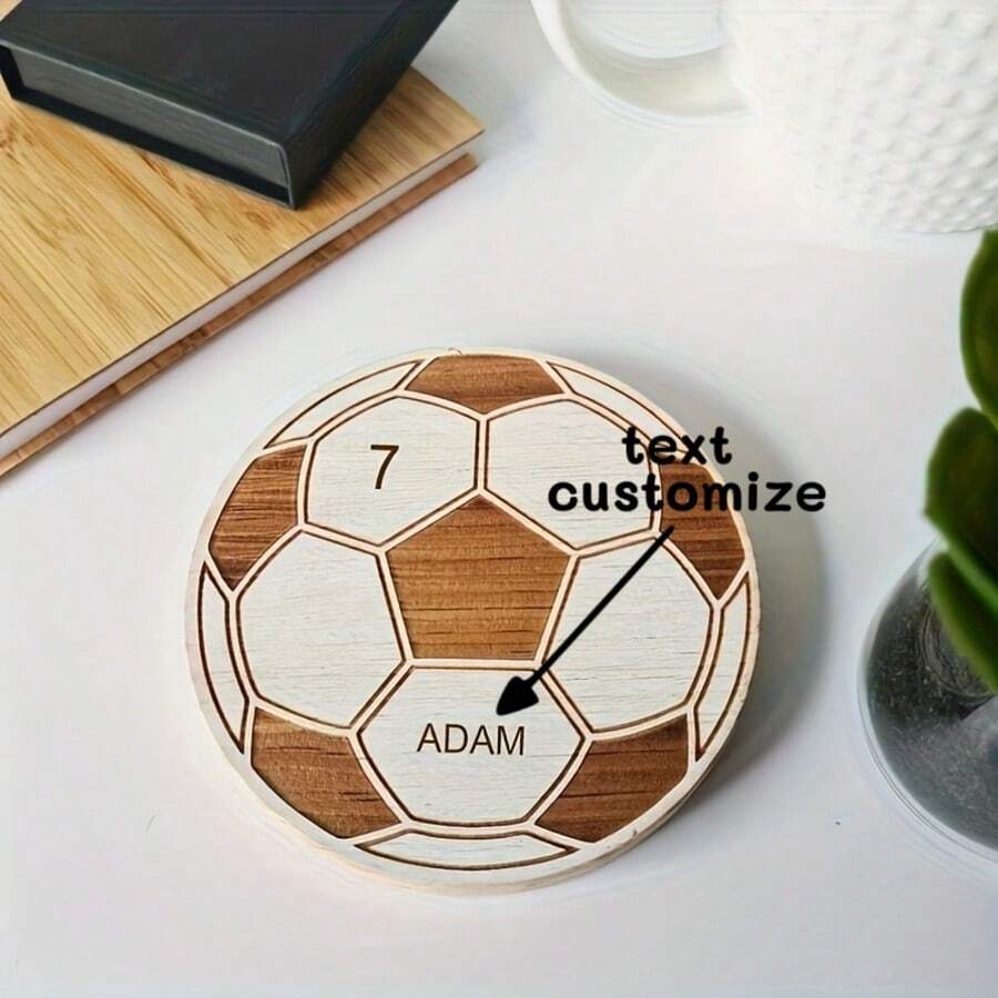 [定制] 个性化装饰，1 件，足球杯垫，足球迷礼物，刻上您自己的号码和名字，支持自定义名称和号码，运动装饰，木制工艺品