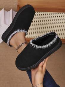 1 Pair Teenage Girls' Solid Color Fashion Low-Top Snow Boots, Thick Warm Lined Indoor Outdoor Slippers, Comfortable And Convenient