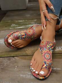 New Ladies Flat Shoes, Elegant Ladies Printed Casual Slippers, Fashion Beach Sandals, Slip Resistant Comfortable Bohemian Style