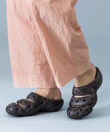 KEEN Men's Yogui Comfortable Slip On Lightweight Clogs - Black Marble - View 8