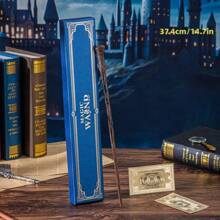 Warner Bros 1 Pieza Juego de Varita de Harry Potter - Varita de Hermione, Varita fabricada con resina finamente detallada con un núcleo de acero en su interior, perfecta para disfraces de Halloween, actuaciones en el escenario, cosplay y juegos de roles. Presentada en una caja de regalo de lujo con estampado de lámina azul, incluye un boleto de "Correo Lechuza" con estampado de lámina de ida y vuelta. Un artículo de coleccionista ideal y un regalo pensativo.