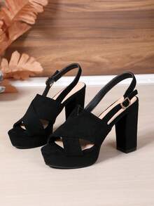 女式黑色新款时尚舒适休闲百搭性感派对圆头交叉带镂空系带扣设计高台粗跟凉鞋