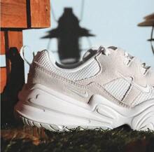 Nike Zapatillas deportivas bajas y versátiles Tech Hera para hombre