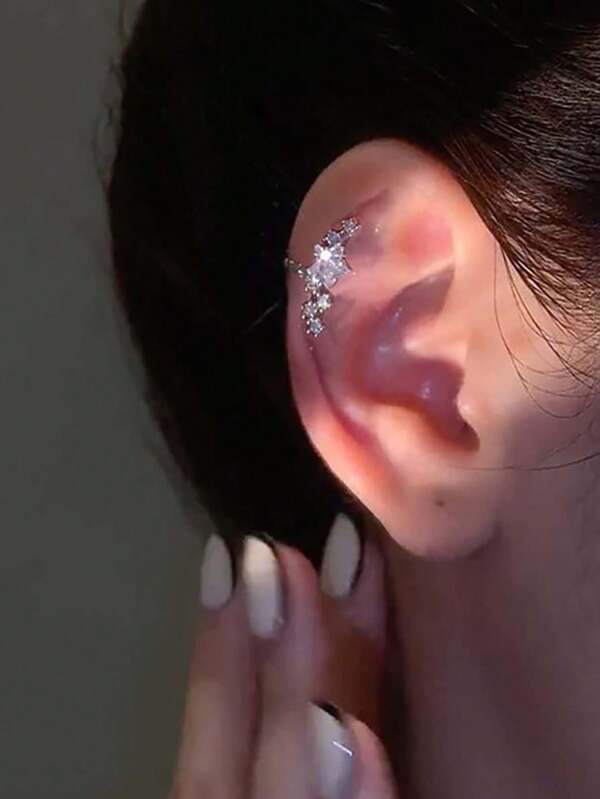 1 pièce Boucles d'oreilles clip géométriques en or/platine avec zircone scintillante, petite étoile mignonne et en cuivre hypoallergénique. Convient pour le port quotidien, les fêtes et les mariages des femmes.