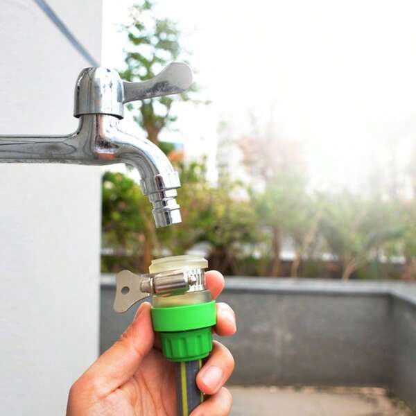 4 Stücke Universelle Wasserhahn Anschlüsse, ein universeller Kunststoff Schlauchverbinder mit Wasserfilter für Gartenschläuche: Kompatibel mit europäischen und amerikanischen Gewindestandards - unentbehrliches Zubehör für Hochdruckreiniger, Schlauchadapter Wasserhahn Adapter Mischer Küche Garten Haus Badezimmer Rohrleitungsverbinder Schnellverbinder