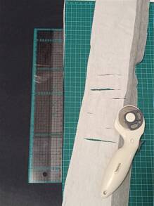 2 Pieces 20cm 30cm Steel Edge Cut-Proof Anti-Slip Acrylic Quilting Ruler Dual-Color Grid Markings Clear Rectangle Sewing Dressmaking Ruler For Precision Cutting Crafting DIY Year-Round Use