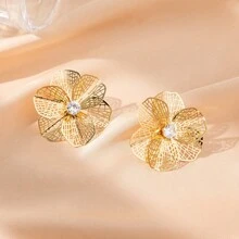 JOJELOO 1 Pair Of High-End Gold Hollowed Out Butterfly Earrings, With A Female Style And Niche Design, Exaggerated Earrings