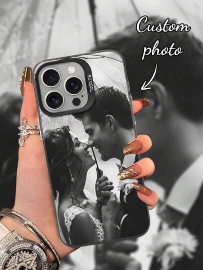 1 Stück personalisierter Foto-bedruckter Handyhülle, hochauflösender UV-Muster, erfüllt individuelle Anpassungsbedürfnisse, kompatibel mit iPhone 16 ProMax/16 Pro/16 Plus/16/16E/15 ProMax/15 Pro/15/14 ProMax/14 Pro/14/11/11 ProMax/12/12 Pro/12 ProMax/13 ProMax/13 Pro/13, A05/A05S/A24/A25/A32/A33/S24 FE/S24 ULTRA/S25/S21 ULTRA, Redmi NOTE13/NOTE13 PRO/10C/12C/13C, weiches TPU-Material, kratzfest, abwischfest, persönliches, Partner-, Familien-, Freundes-, Paar-, Geschwister-, Geburtstags-, Jahrestags-Geschenk