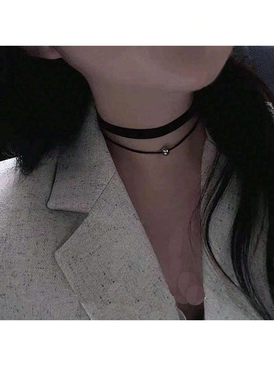 Colar gargantilha de corrente com contas de aço inoxidável, dupla camada, de veludo punk doce, simples e versátil, colar curto com clavícula para mulheres, adequado para uso diário, metal que não desbota