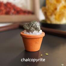 1 pieza de Piedras de cristal de amatista natural en una base de maceta de arcilla mini | Artesanía tipo maceta de piedra curativa | Decoración y ornamento de energía de Feng Shui para el hogar